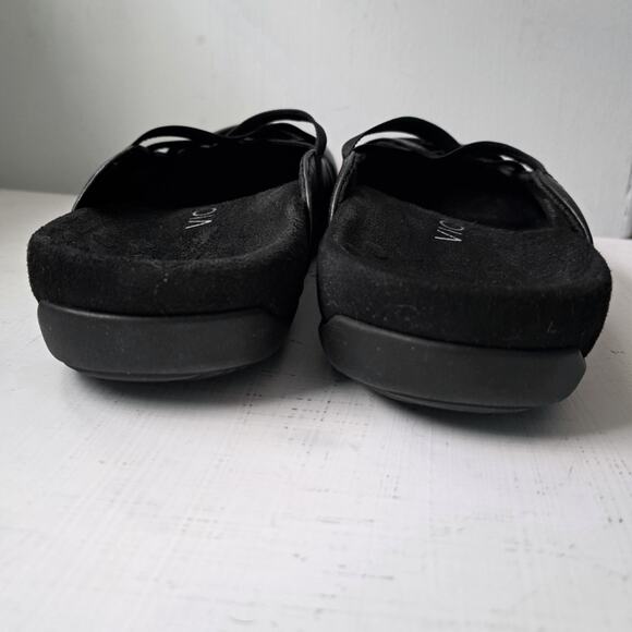 Vionic Black Flats - Picture 7 of 8